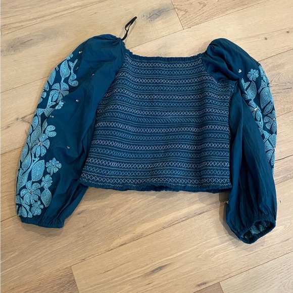Anthropologie Boho Teal Embroidered Smocked Blouse with Puff Sleeves size Medium - Picture 6 of 10